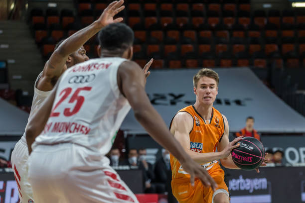 赛中制造惊 赛中制造惊